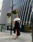 VESTIDO NOIR CON CAPA IVORY