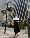 VESTIDO NOIR CON CAPA IVORY