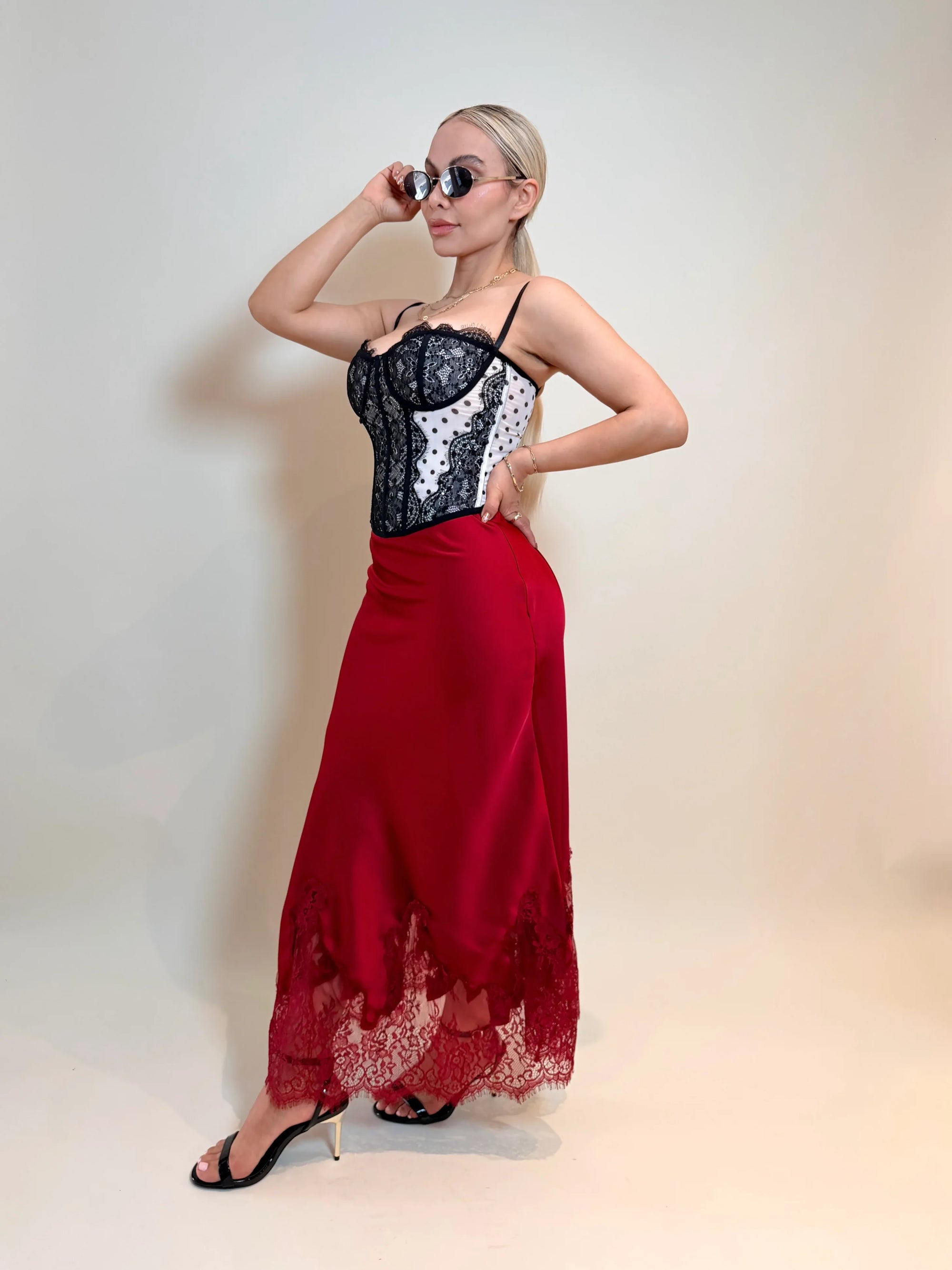 CORSET DE ENCAJE CON LUNARES