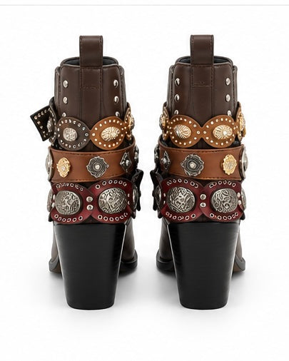 Botas western con aplicaciones — Café