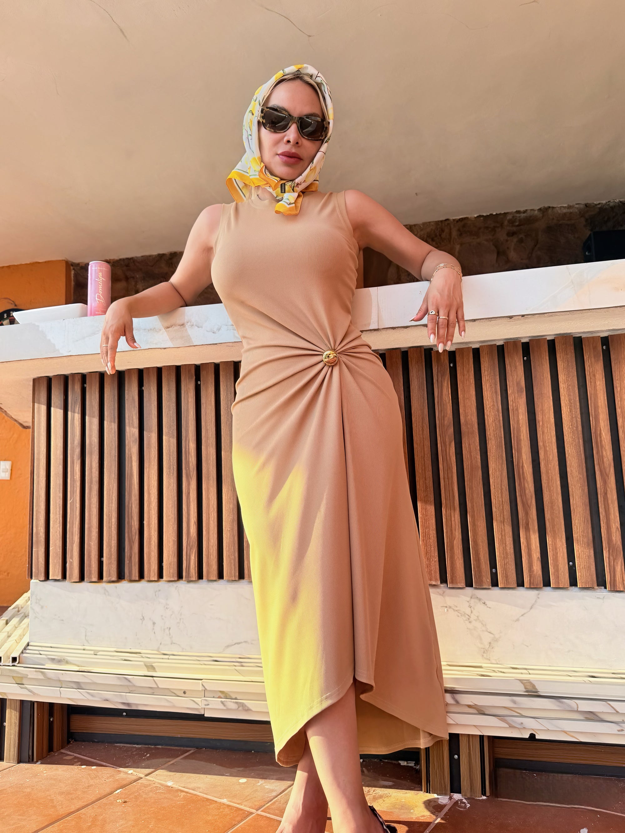 VESTIDO CAPRI CAMEL