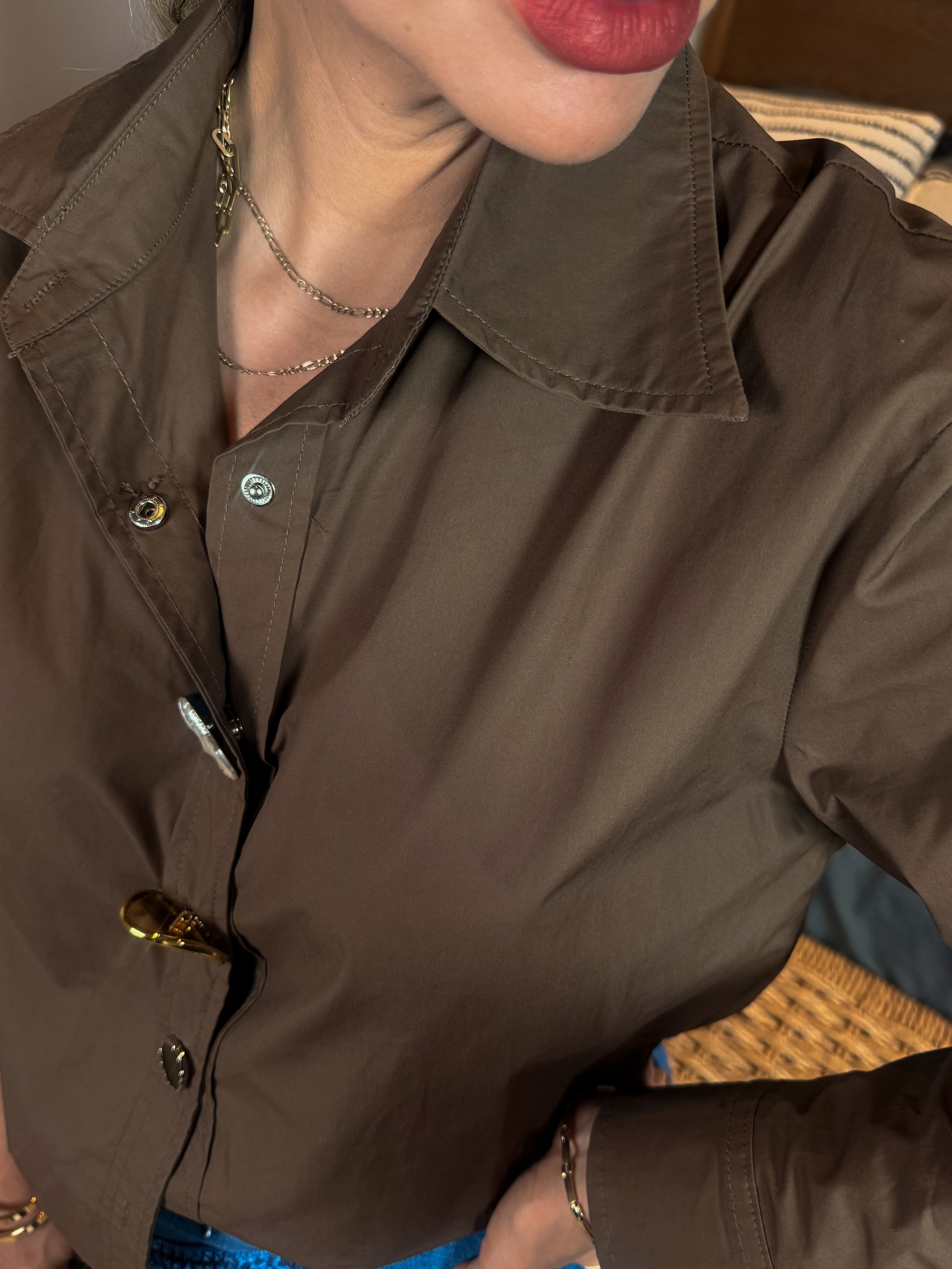 CAMISERA CHOCOLATE ARES