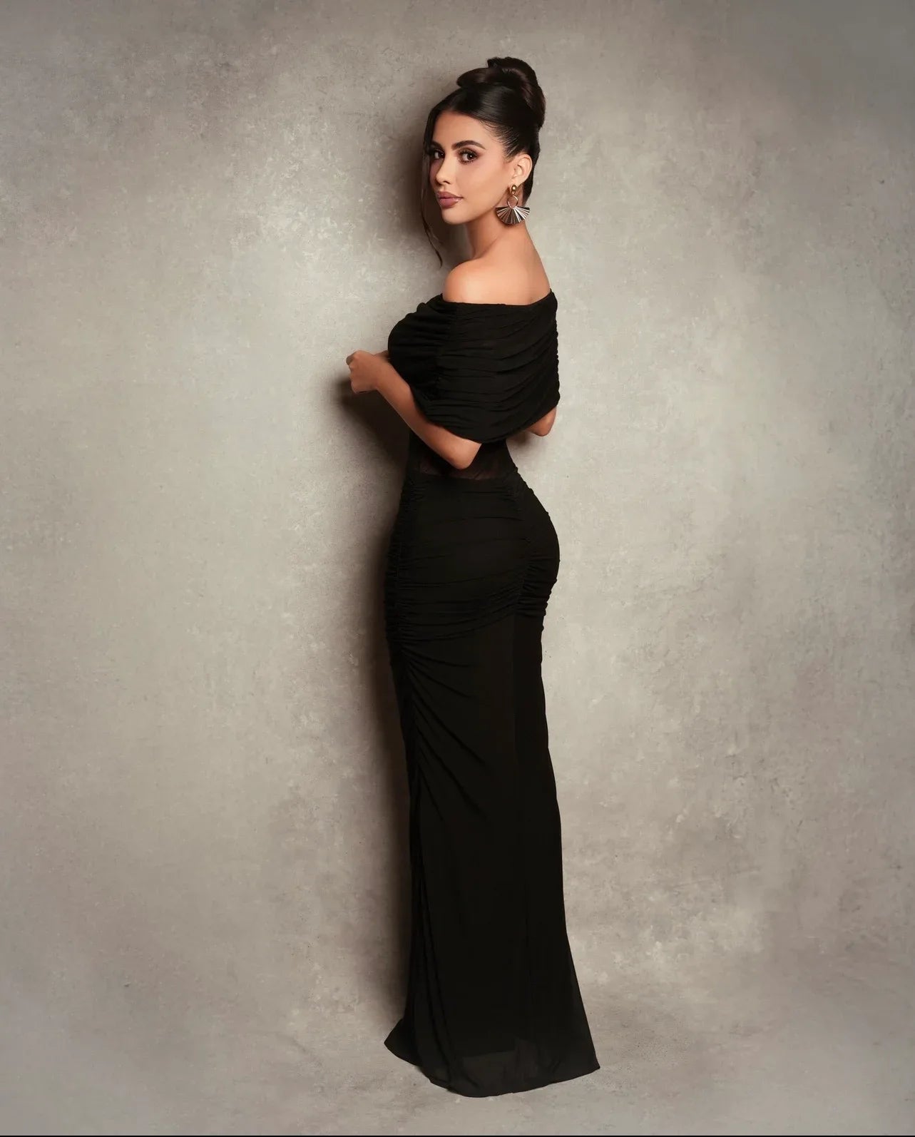 VESTIDO NEGRO OFF SHOULDER