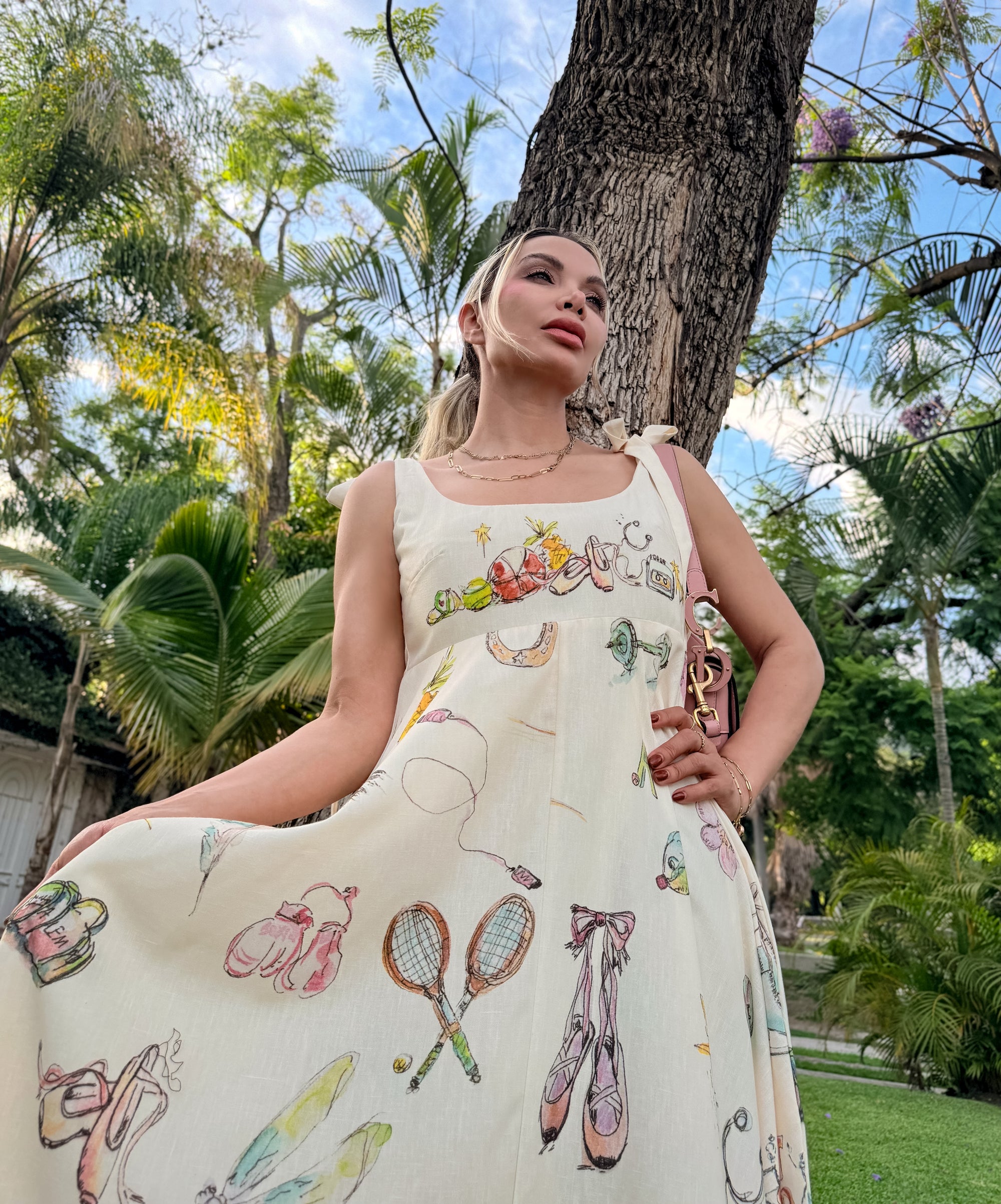 VESTIDO MAXI ESTAMPADO ILUSTRADO