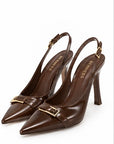Zapatillas slingback con hebilla dorada — Camel