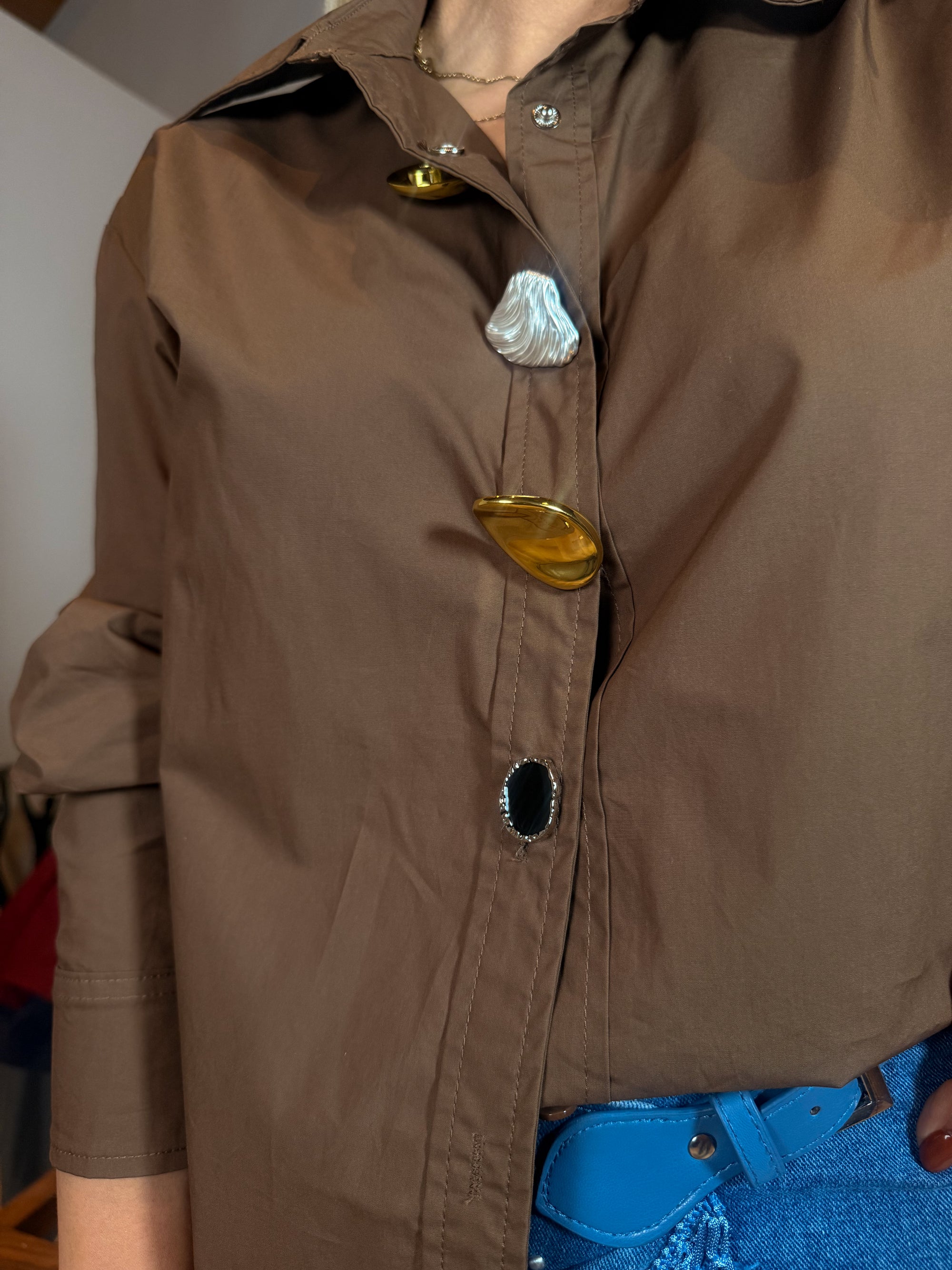 CAMISERA CHOCOLATE ARES