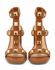 Sandalias de tacón con aplicaciones geométricas — Camel