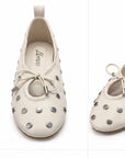 Flats con detalle metálico — Marfil