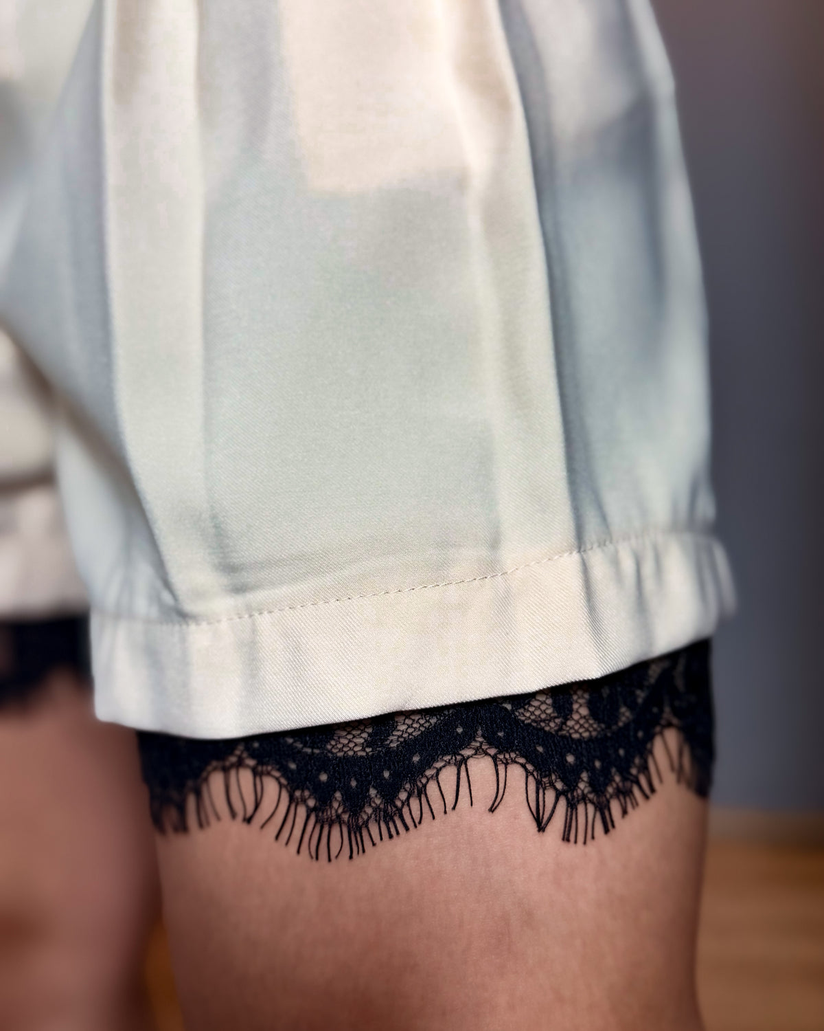 SHORT NUDE