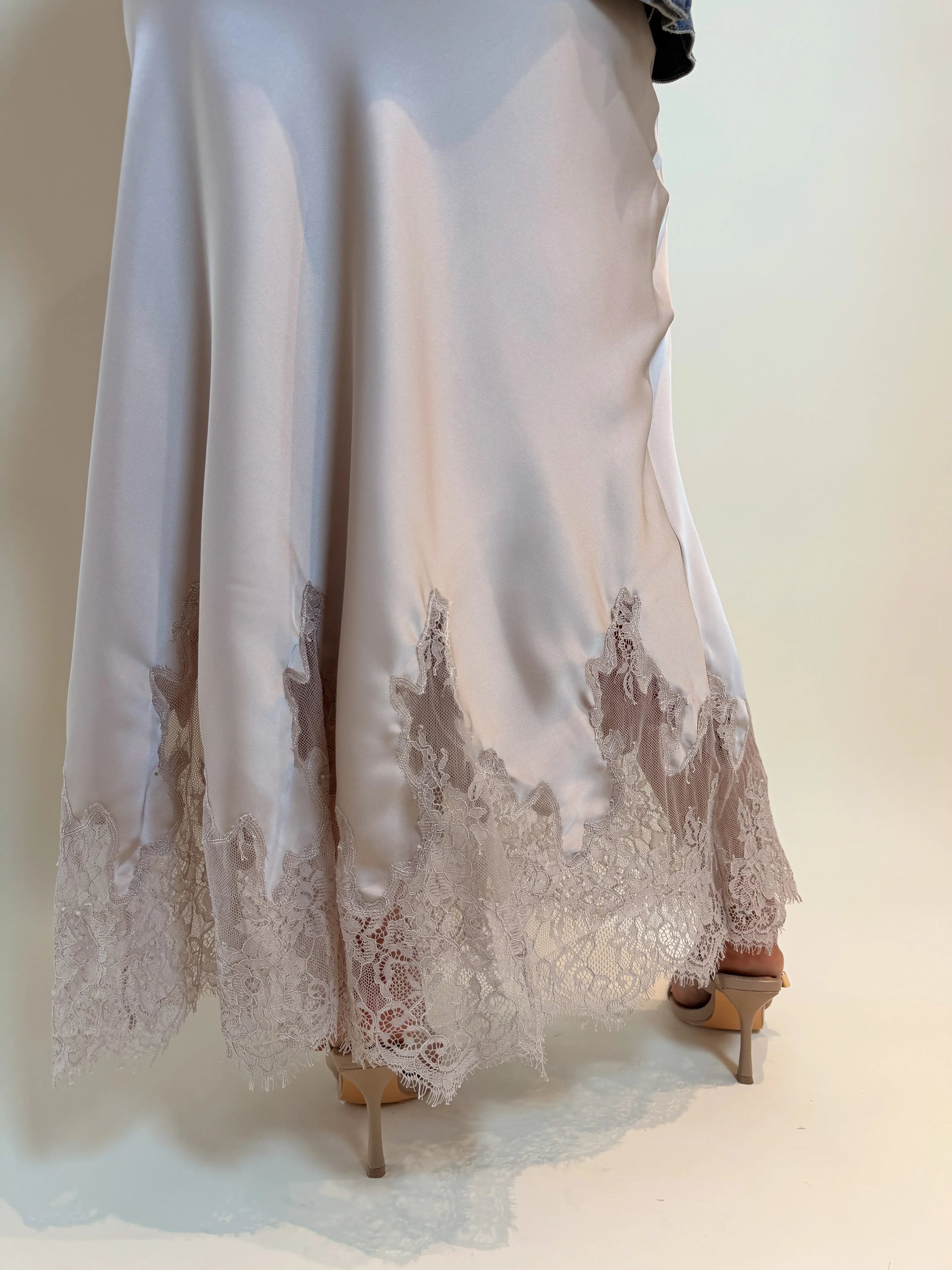 FALDA SATÉN LENCERA