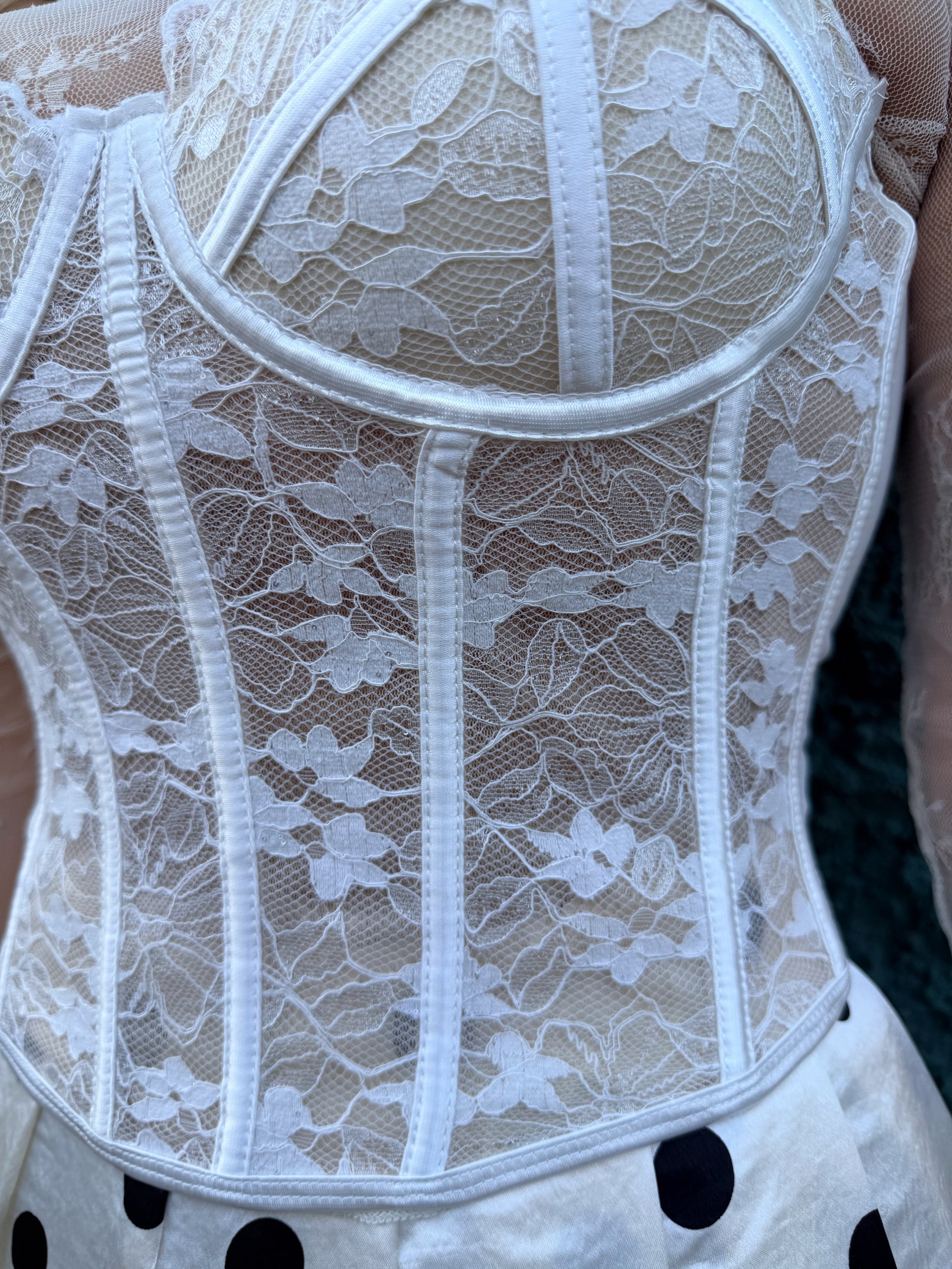 CORSET ESTRUCTURADO DE ENCAJE