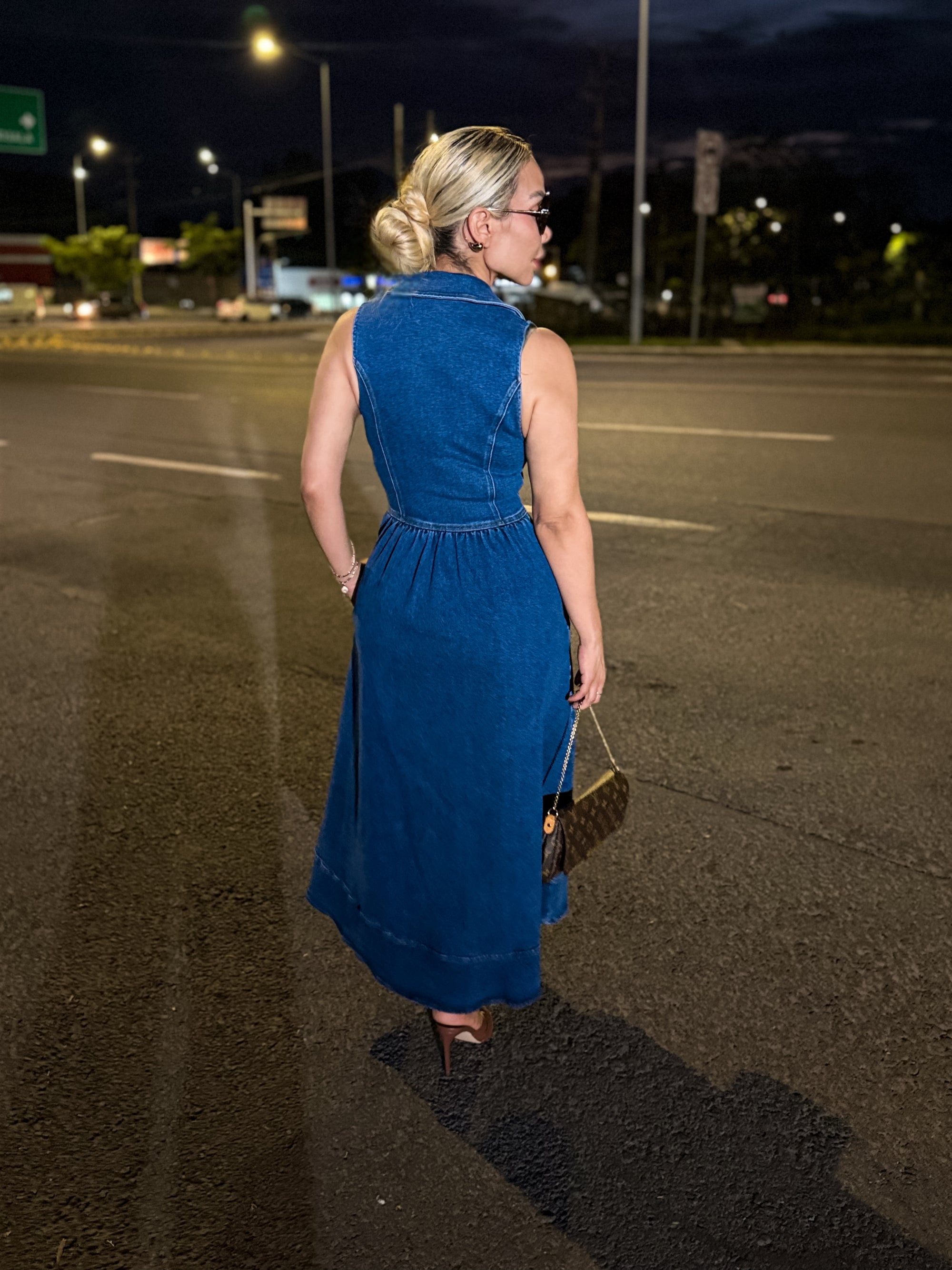 VESTIDO DENIM CON CIERRE FRONTAL