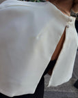 VESTIDO NOIR CON CAPA IVORY