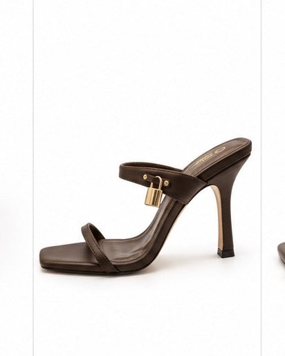 Sandalias de tacón — Chocolate