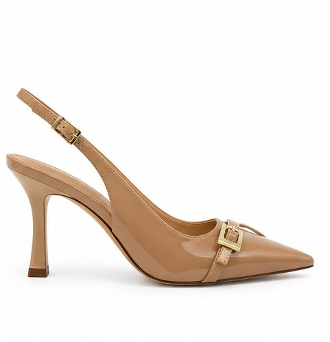 Zapatillas slingback con hebilla dorada — Camel