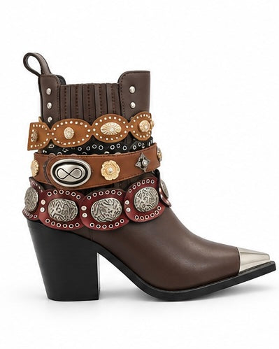 Botas western con aplicaciones — Café