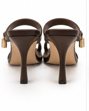 Sandalias de tacón — Chocolate