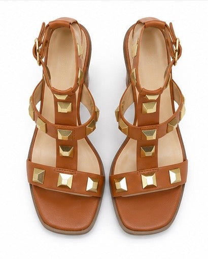 Sandalias de tacón con aplicaciones geométricas — Camel
