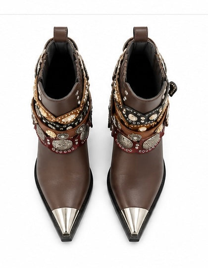 Botas western con aplicaciones — Café